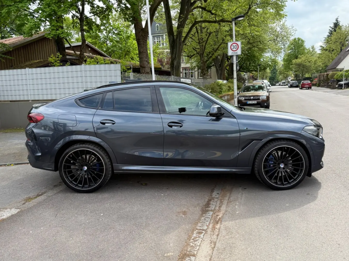 X6 xDrive 40 i M Sport/ AHK 15 TKM 23 Zoll/Pano