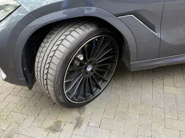 X6 xDrive 40 i M Sport/ AHK 15 TKM 23 Zoll/Pano