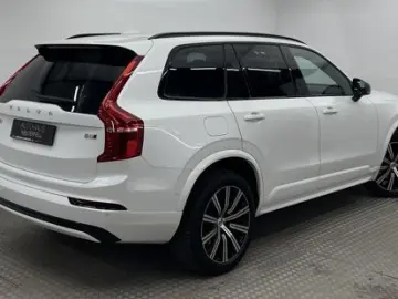 XC90 B5 D AWD Plus Dark 7SITZ+PANO+AHK+360+H&K+