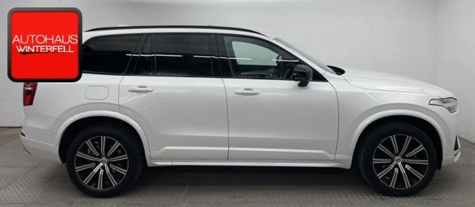 XC90 B5 D AWD Plus Dark 7SITZ+PANO+AHK+360+H&K+
