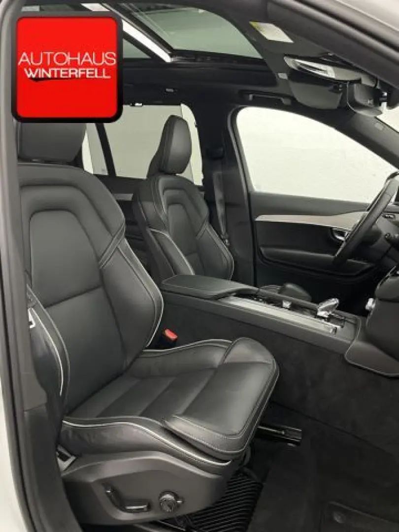 XC90 B5 D AWD Plus Dark 7SITZ+PANO+AHK+360+H&K+