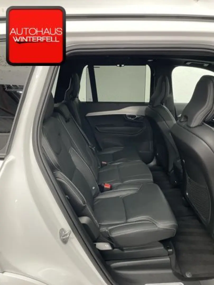 XC90 B5 D AWD Plus Dark 7SITZ+PANO+AHK+360+H&K+