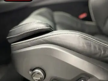 XC90 B5 D AWD Plus Dark 7SITZ+PANO+AHK+360+H&K+