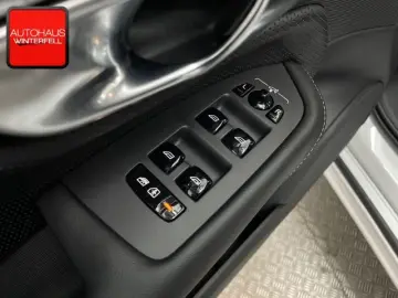 XC90 B5 D AWD Plus Dark 7SITZ+PANO+AHK+360+H&K+