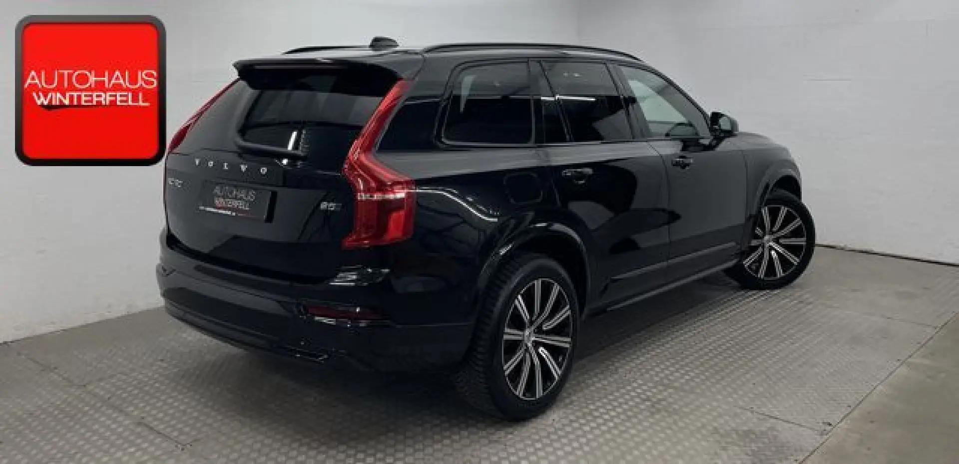 XC90 B5 D PLUS DARK AWD 7SITZ+PANO+AHK+360+MEMO+