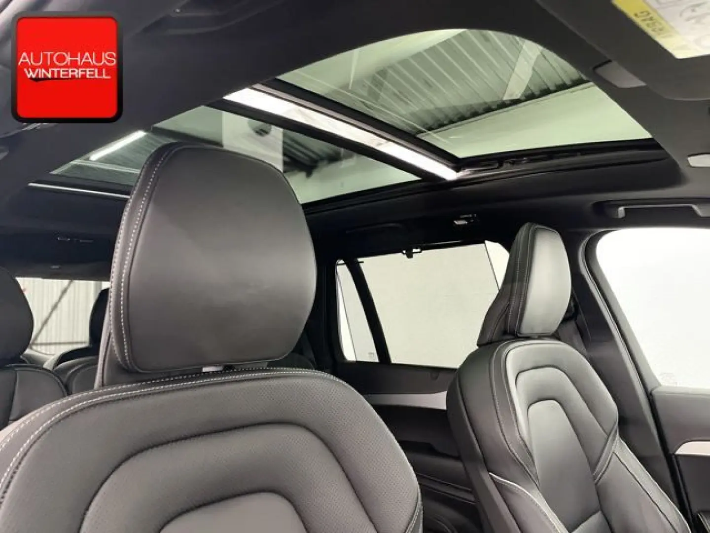 XC90 B5 D PLUS DARK AWD 7SITZ+PANO+AHK+360+MEMO+