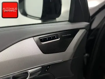 XC90 B5 D PLUS DARK AWD 7SITZ+PANO+AHK+360+MEMO+