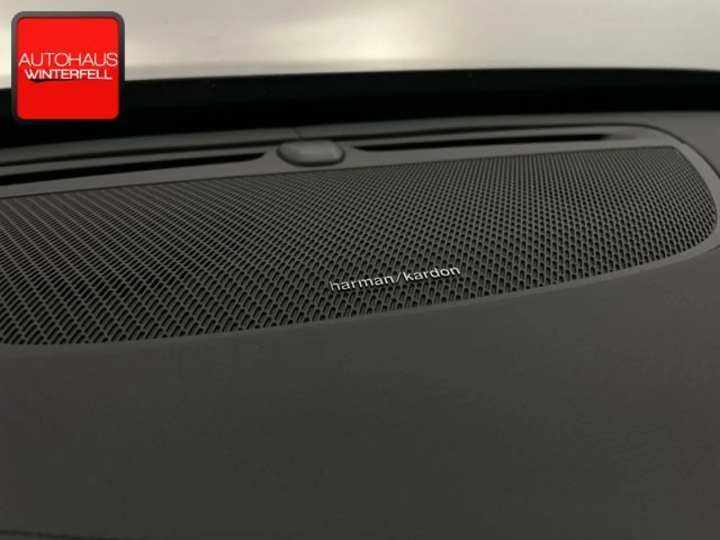 XC90 B5 D PLUS DARK AWD 7SITZ+PANO+AHK+360+MEMO+