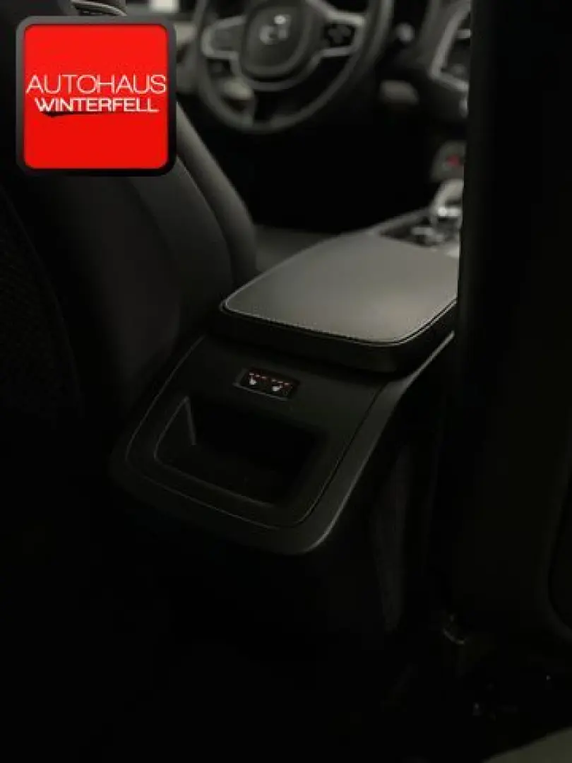 XC90 B5 D PLUS DARK AWD 7SITZ+PANO+AHK+360+MEMO+