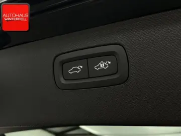 XC90 B5 D PLUS DARK AWD 7SITZ+PANO+AHK+360+MEMO+