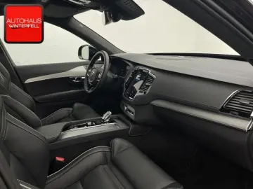 XC90 B5 D PLUS DARK AWD 7SITZ+PANO+AHK+360+MEMO+