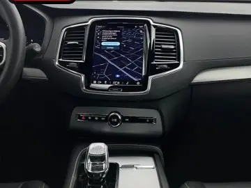 XC90 B5 D PLUS DARK AWD 7SITZ+PANO+AHK+360+MEMO+