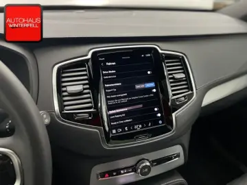XC90 B5 D PLUS DARK AWD 7SITZ+PANO+AHK+360+MEMO+