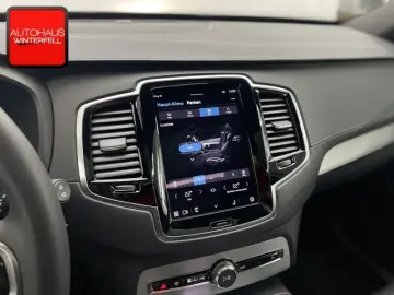 XC90 B5 D PLUS DARK AWD 7SITZ+PANO+AHK+360+MEMO+