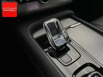 XC90 B5 D PLUS DARK AWD 7SITZ+PANO+AHK+360+MEMO+