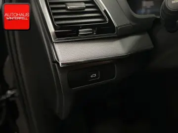 XC90 B5 D PLUS DARK AWD 7SITZ+PANO+AHK+360+MEMO+