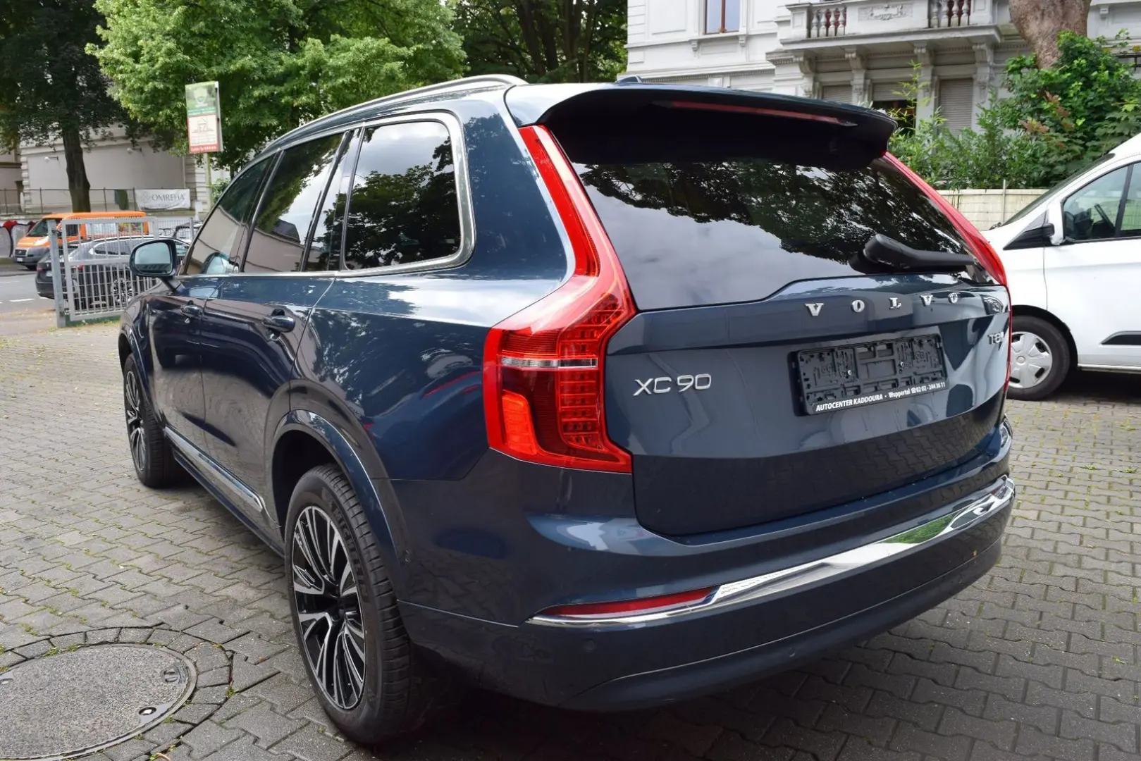 XC90 T8 AWD Plus Bright PANO 360° H&K 20 Zoll