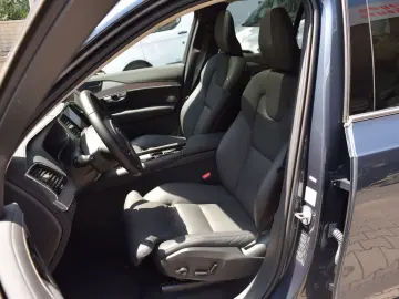 XC90 T8 AWD Plus Bright PANO 360° H&K 20 Zoll