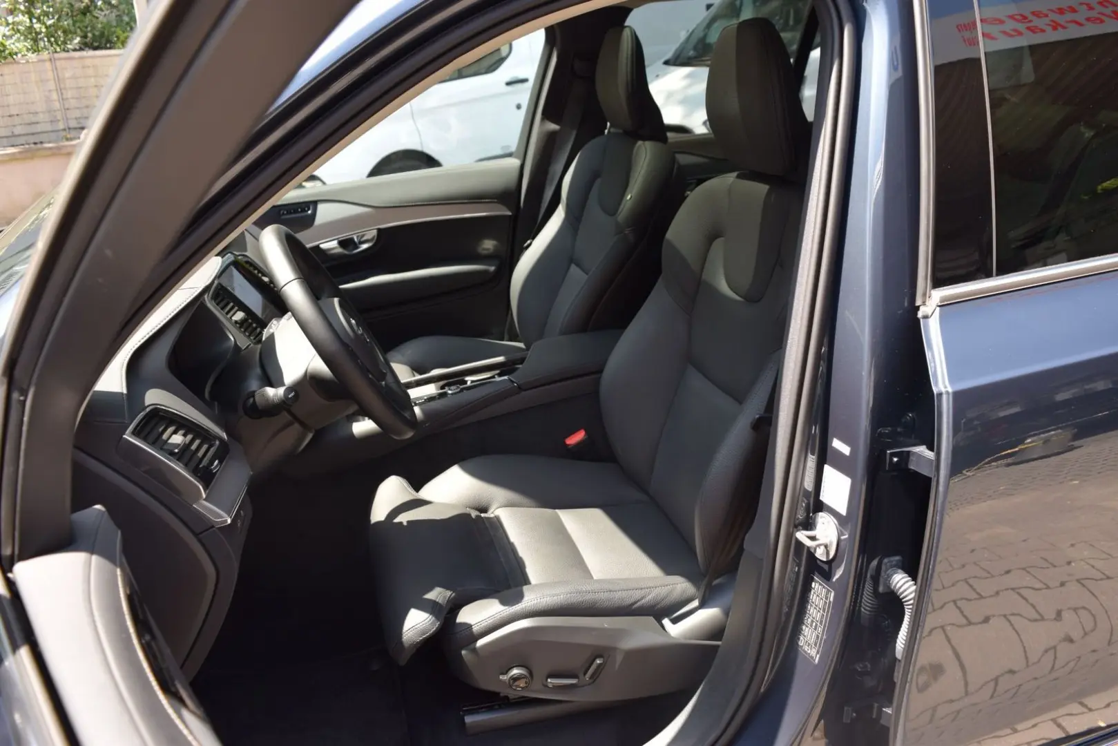 XC90 T8 AWD Plus Bright PANO 360° H&K 20 Zoll