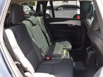 XC90 T8 AWD Plus Bright PANO 360° H&K 20 Zoll