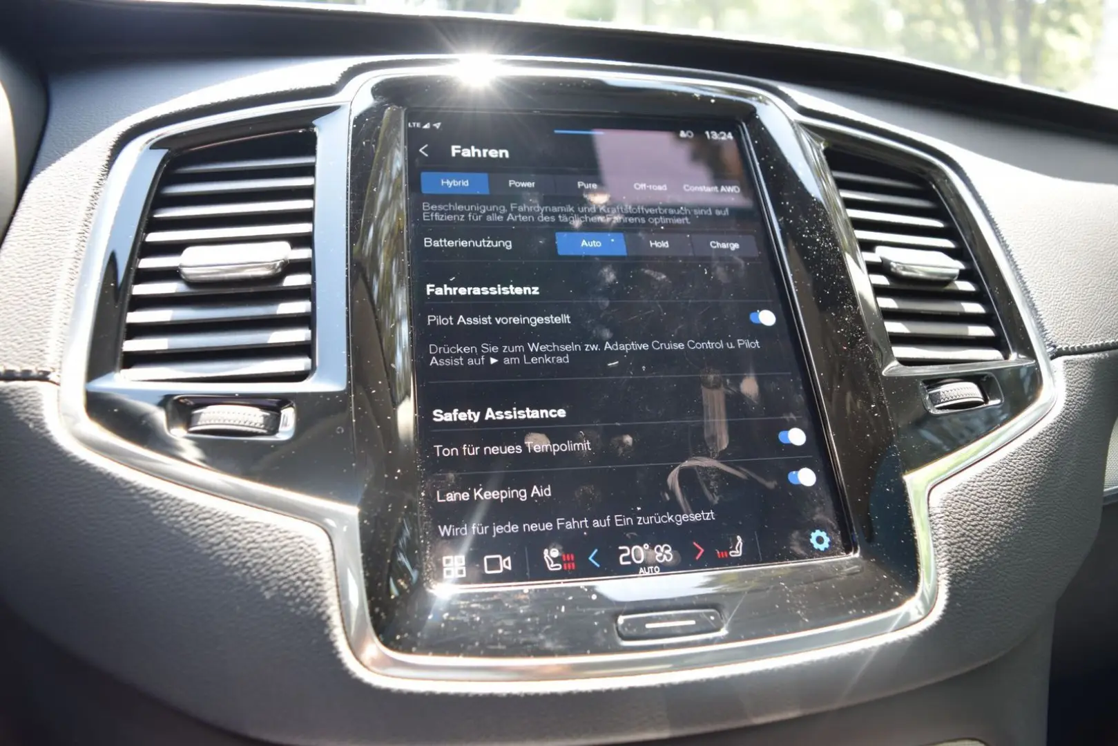 XC90 T8 AWD Plus Bright PANO 360° H&K 20 Zoll
