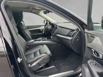 XC90 T8 AWD Recharge Plus Dark 7-Sitzer AHK