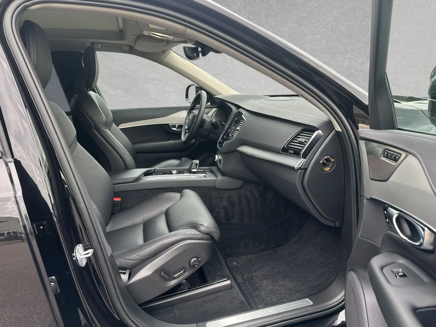 XC90 T8 AWD Recharge Plus Dark 7-Sitzer AHK