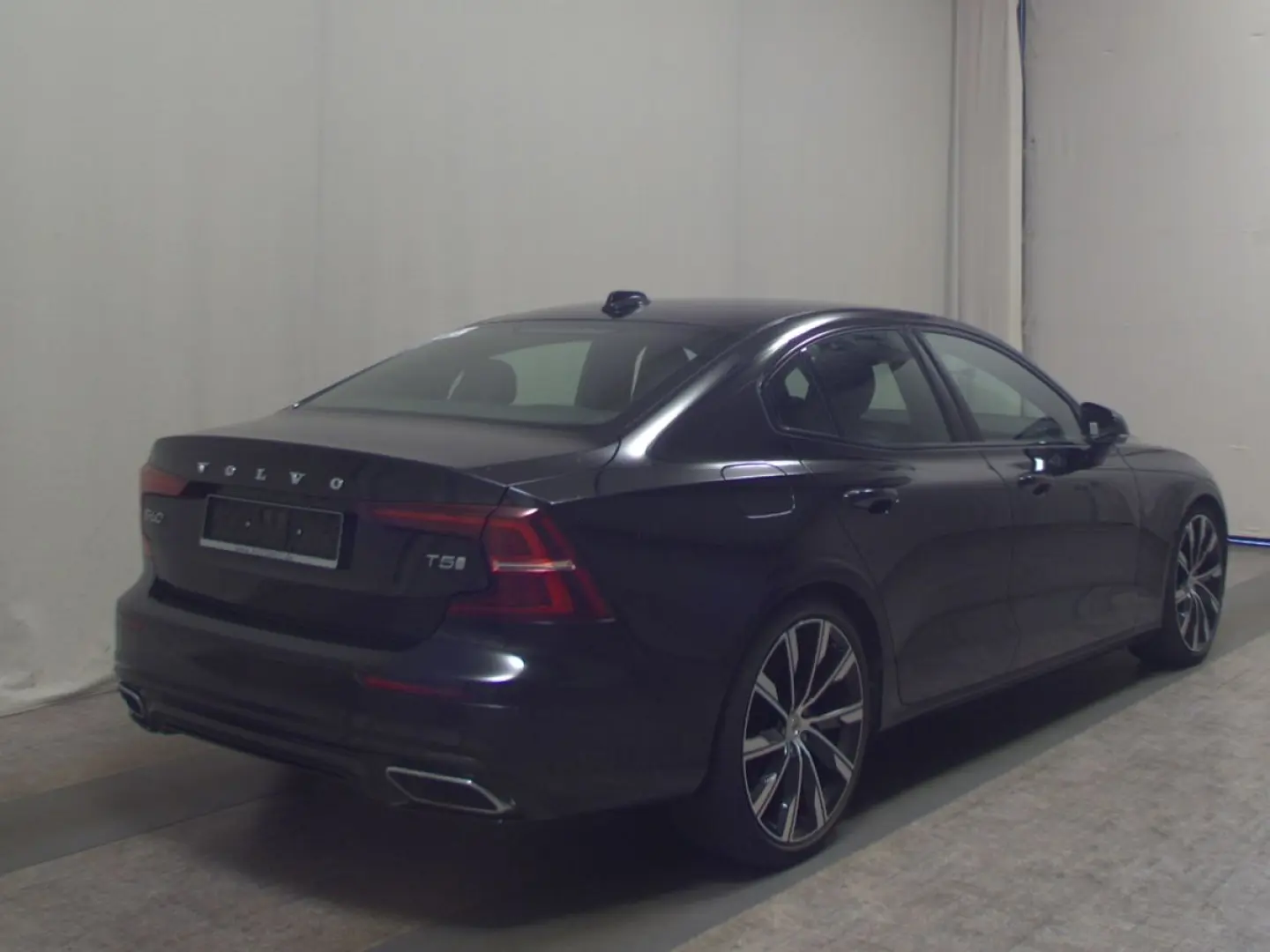 S60 B4 R-Design Navi LED Leder Shz vc