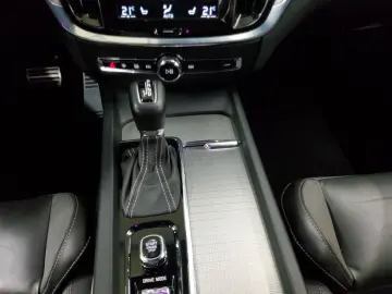 S60 B4 R-Design Navi LED Leder Shz vc