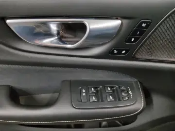 S60 B4 R-Design Navi LED Leder Shz vc