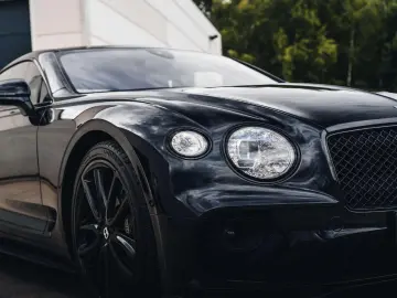 Continental GT V8 / Bang Olufsen / Onyx
