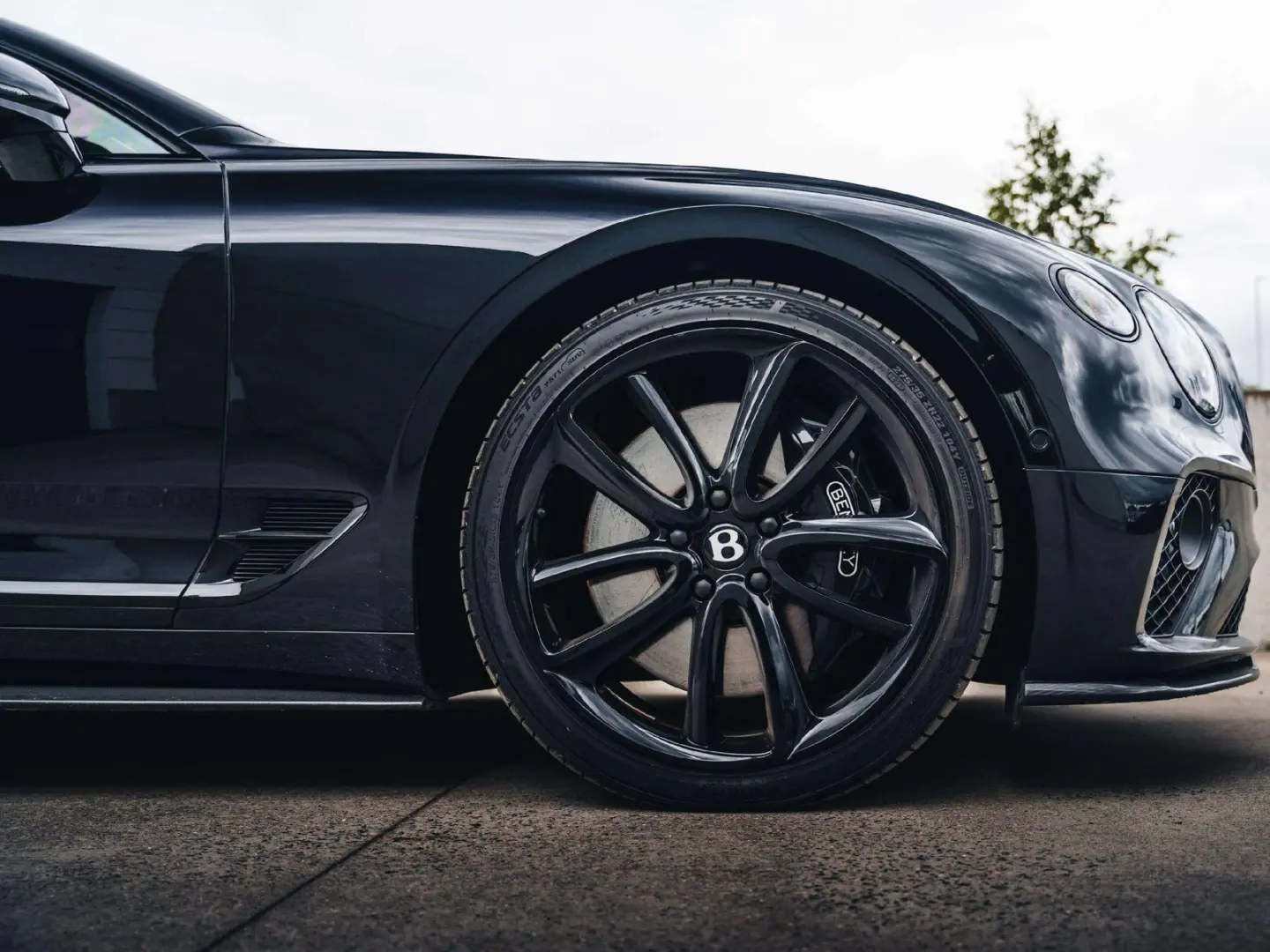 Continental GT V8 / Bang Olufsen / Onyx