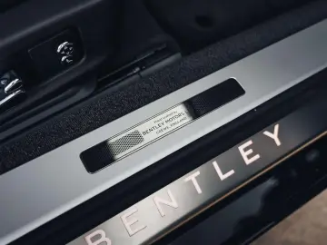 Continental GT V8 / Bang Olufsen / Onyx