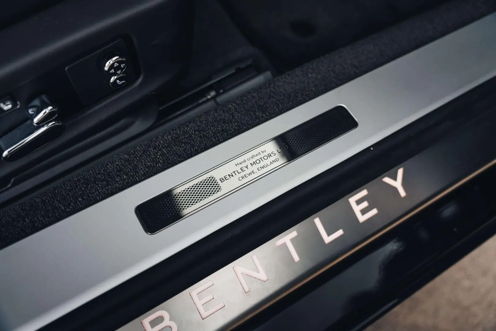 Continental GT V8 / Bang Olufsen / Onyx