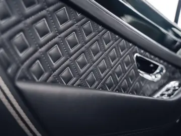 Continental GT V8 / Bang Olufsen / Onyx