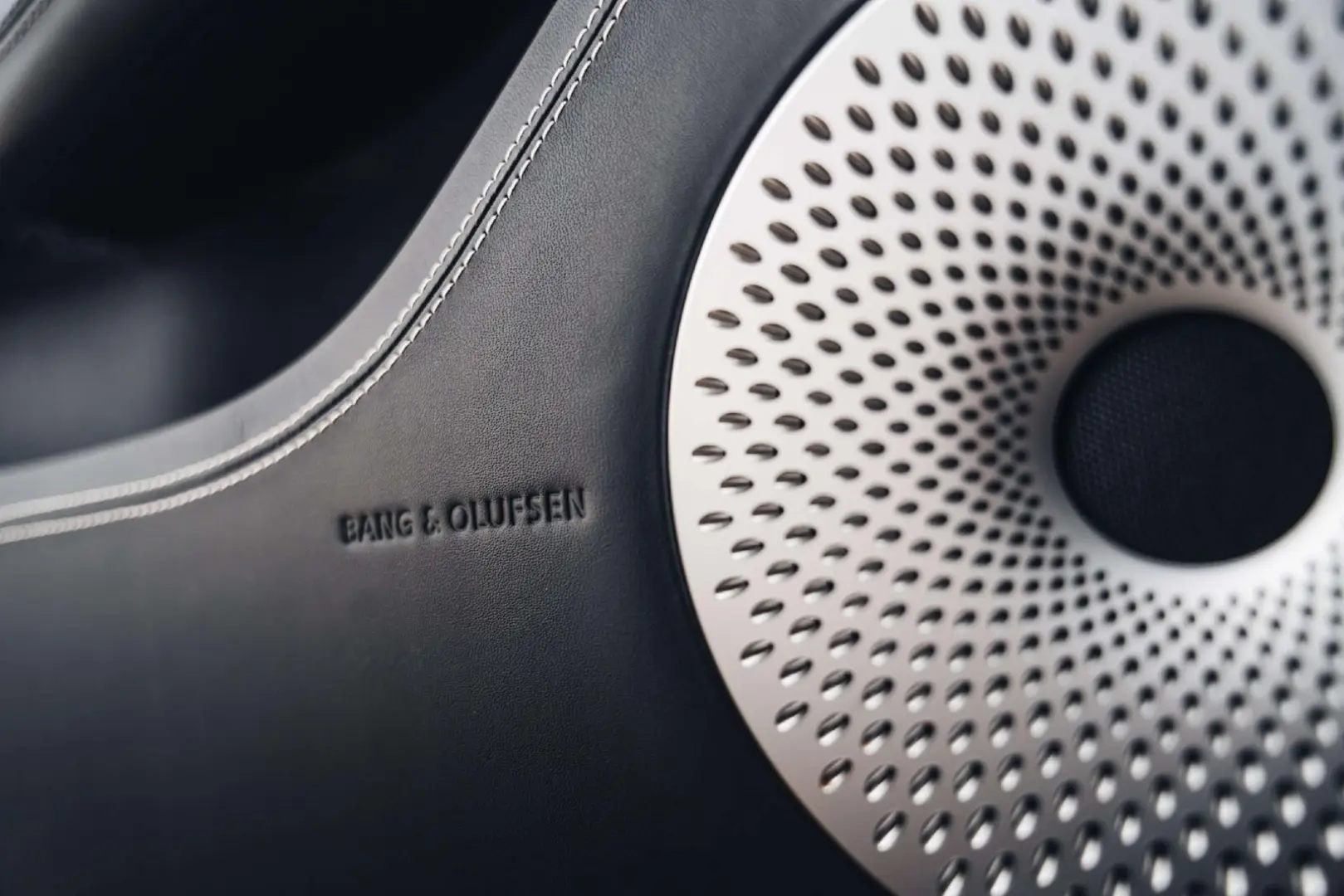 Continental GT V8 / Bang Olufsen / Onyx