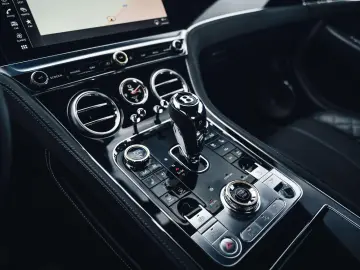 Continental GT V8 / Bang Olufsen / Onyx