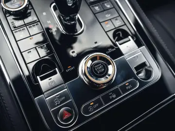Continental GT V8 / Bang Olufsen / Onyx
