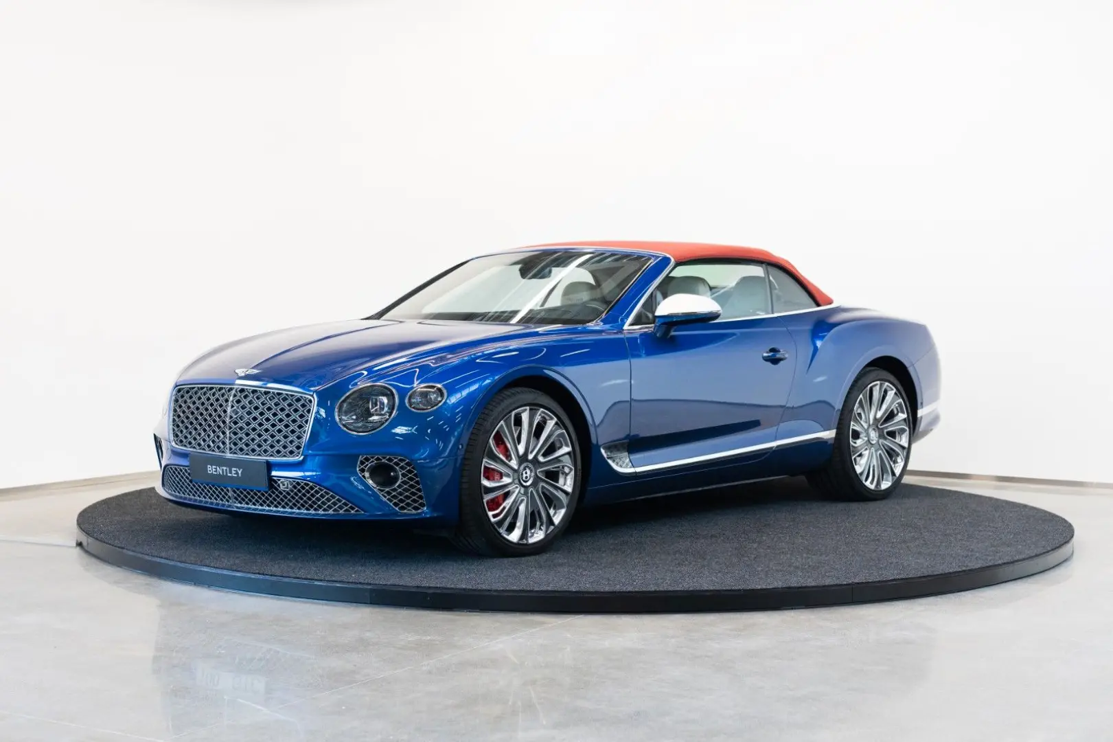 Continental GTC Mulliner