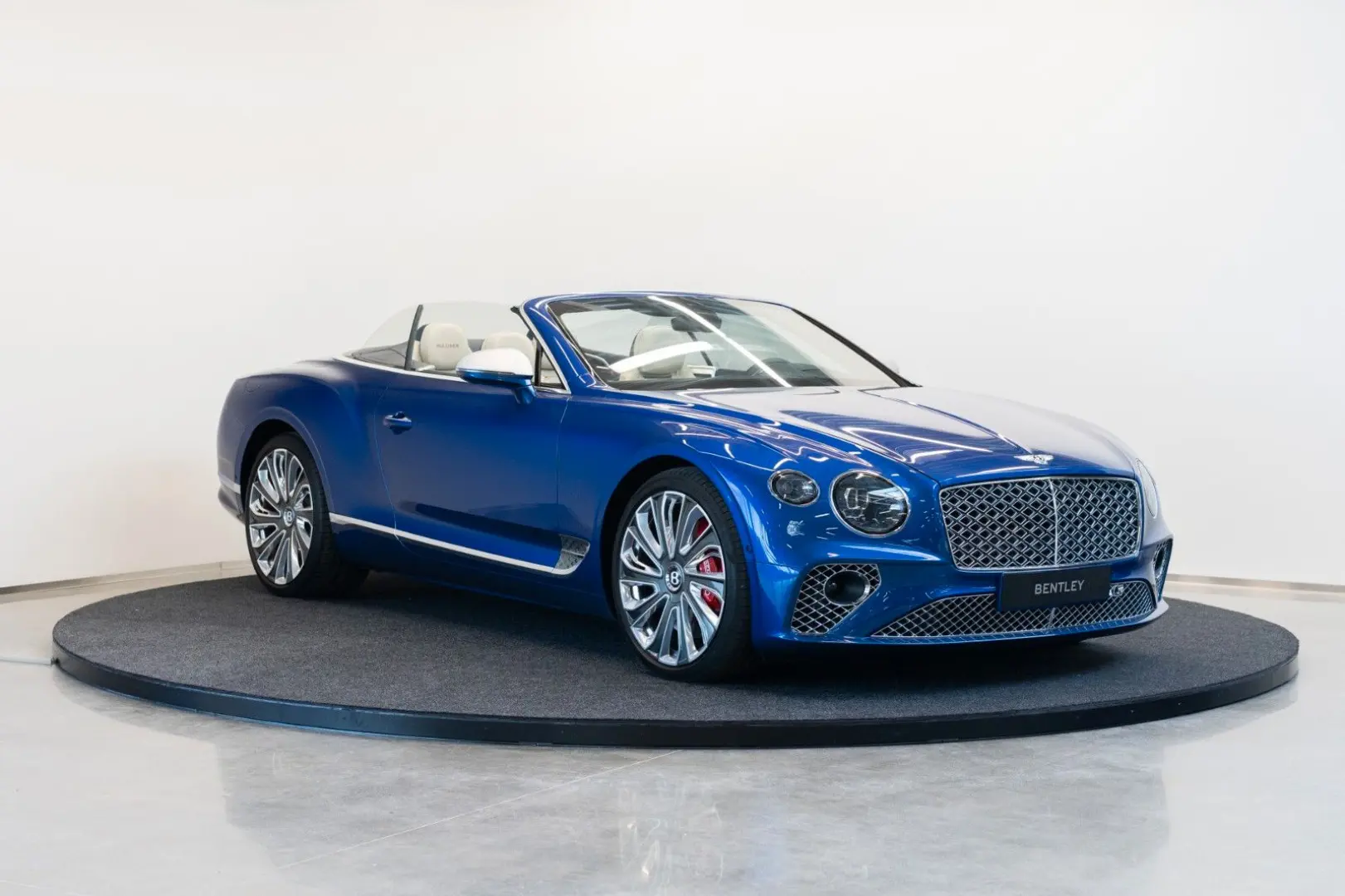 Continental GTC Mulliner