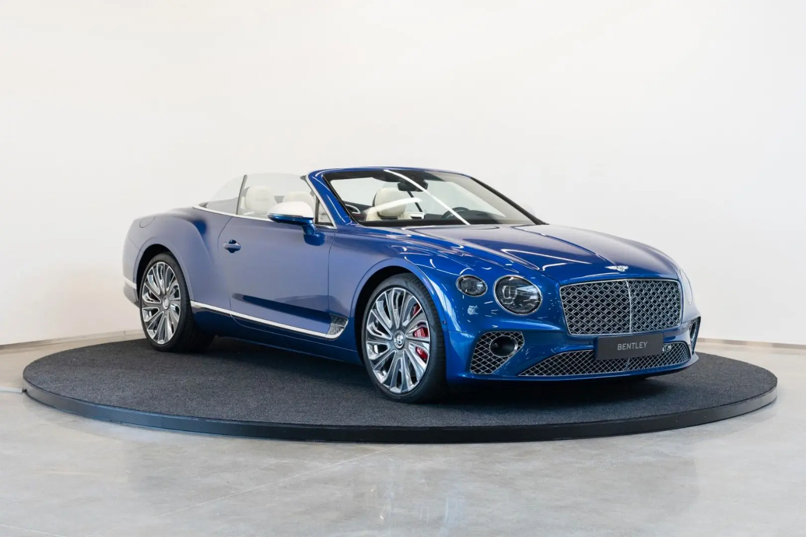 Continental GTC Mulliner