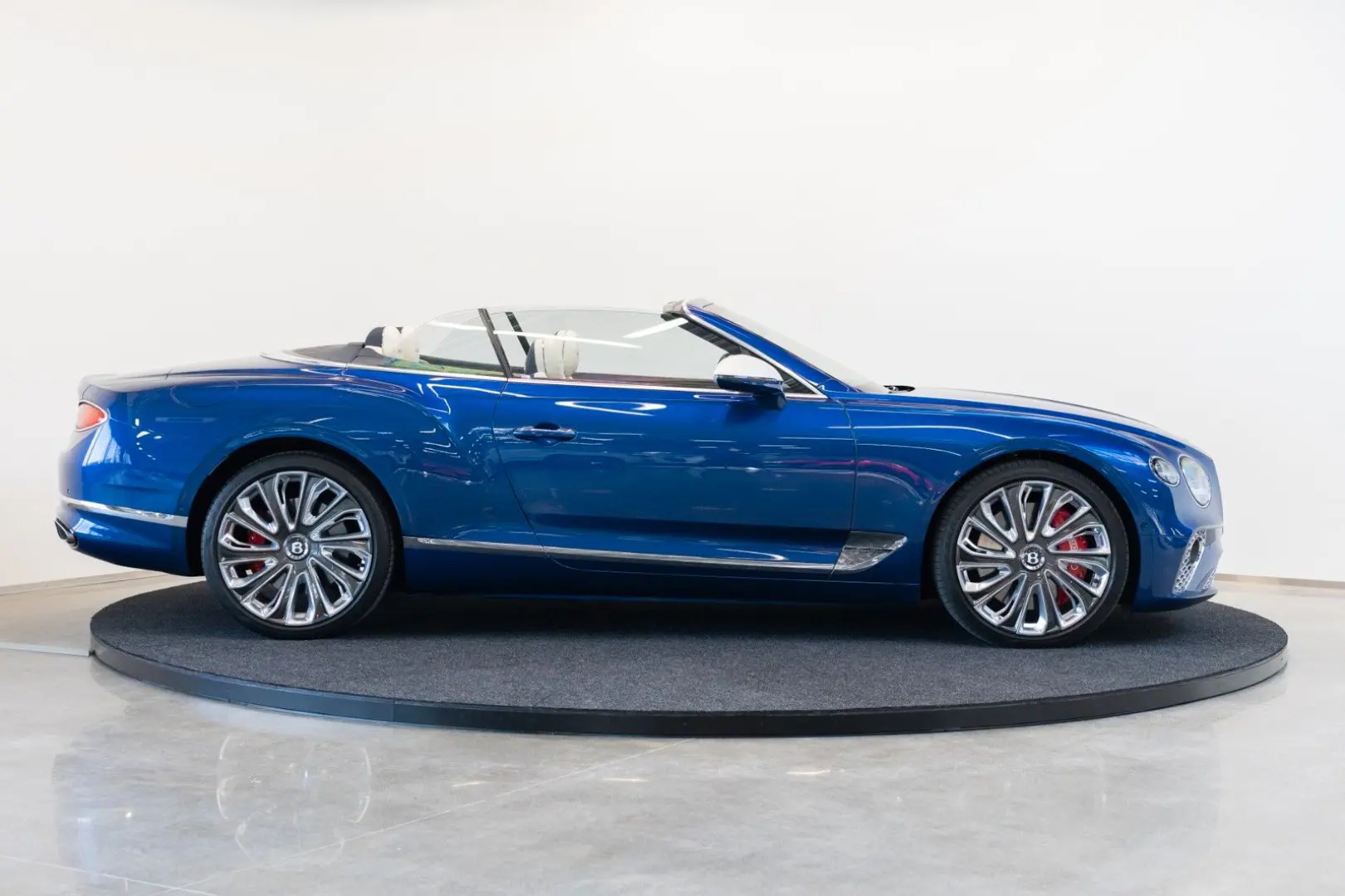 Continental GTC Mulliner