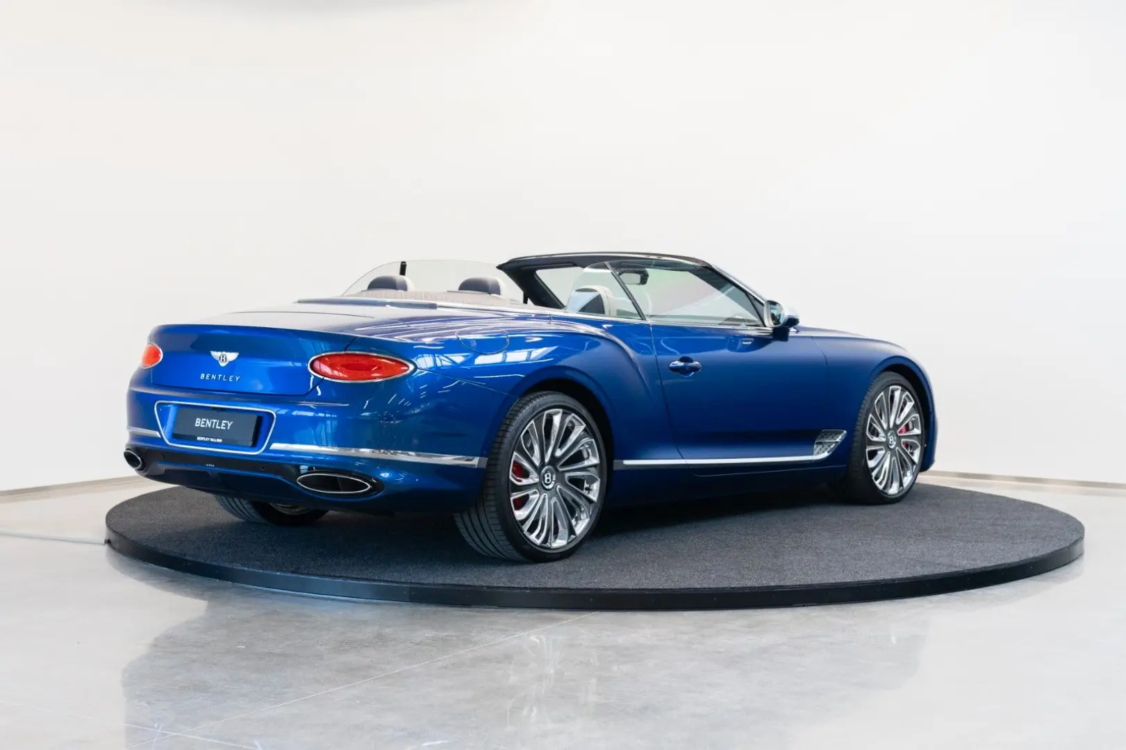 Continental GTC Mulliner