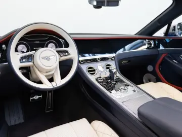 Continental GTC Mulliner