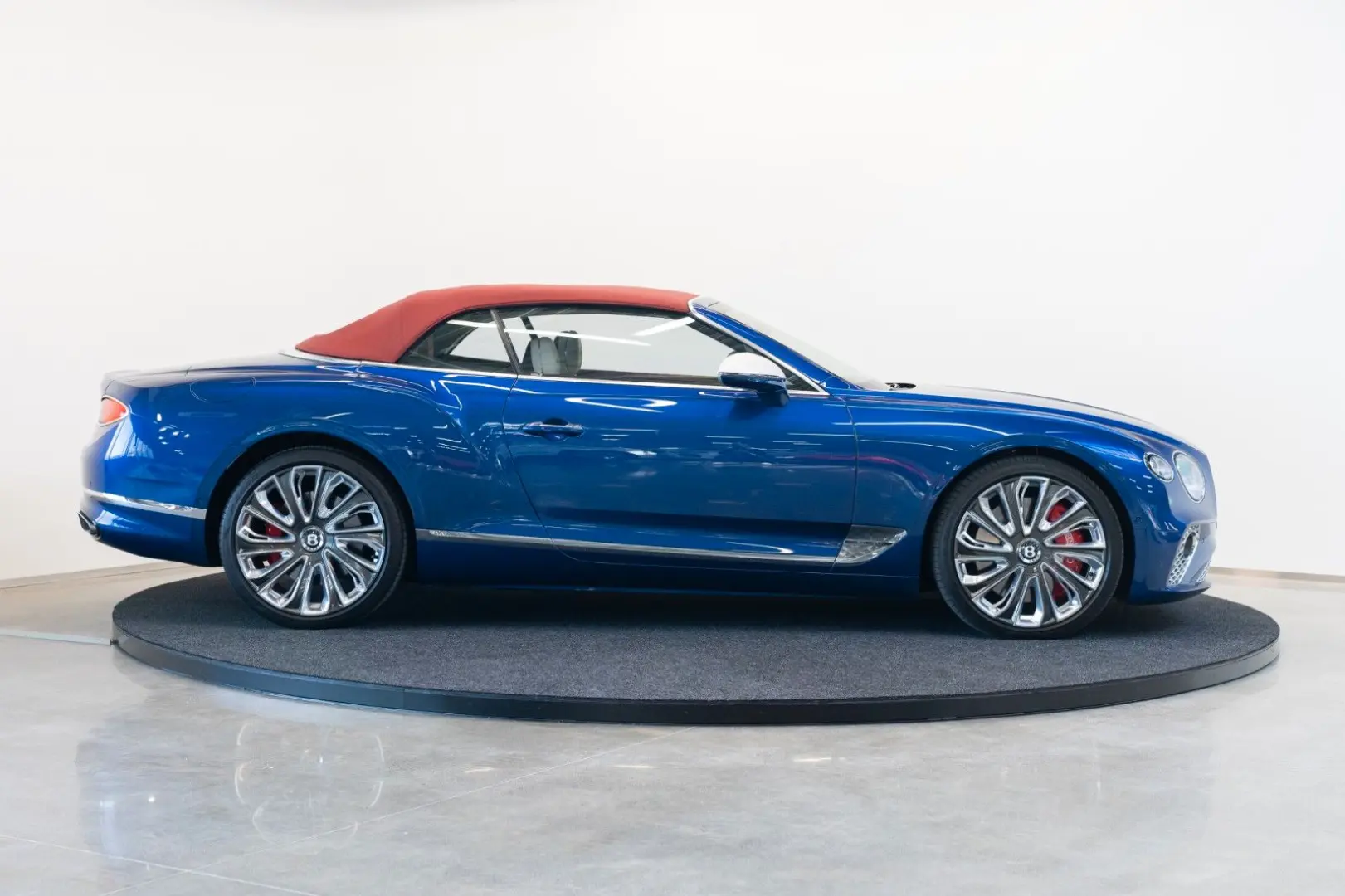 Continental GTC Mulliner