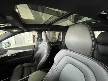 XC90 T8 Plus Bright Recharge AWD BLIS Pano 360°