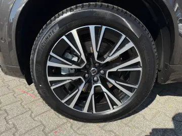 XC90 T8 AWD Recharge Plus DarkAHK semi elektr.