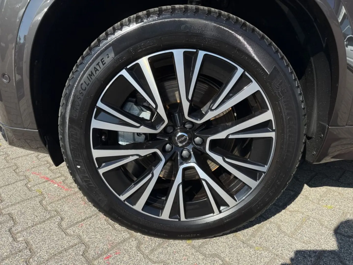 XC90 T8 AWD Recharge Plus DarkAHK semi elektr.