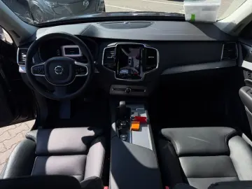 XC90 T8 AWD Recharge Plus DarkAHK semi elektr.