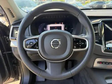 XC90 T8 AWD Recharge Plus DarkAHK semi elektr.